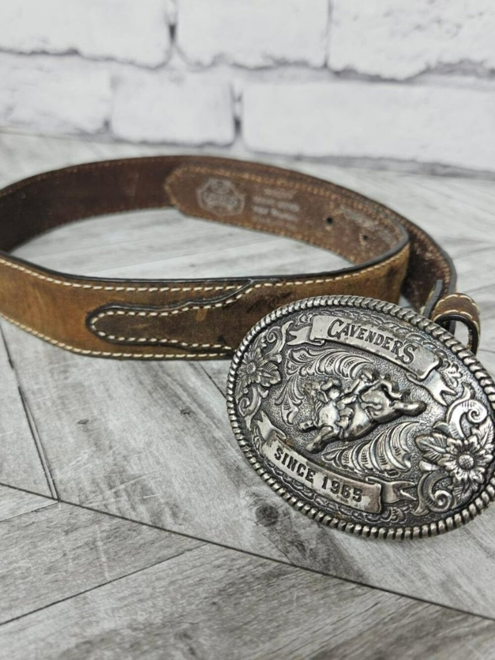 Cavender’s Since 1965 Western Leather Belt w Buckle 28 30 Rodeo Country Classic